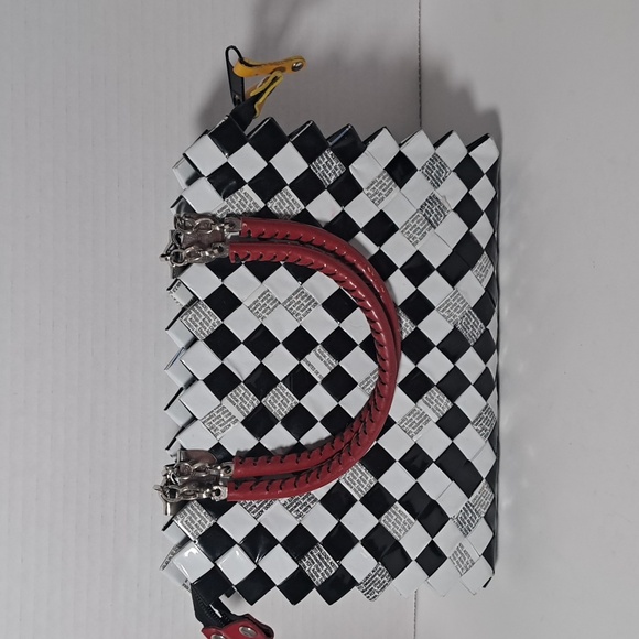 Womens black & white & red newspaper wrap wristlet with matching coin purse. - Picture 9 of 9